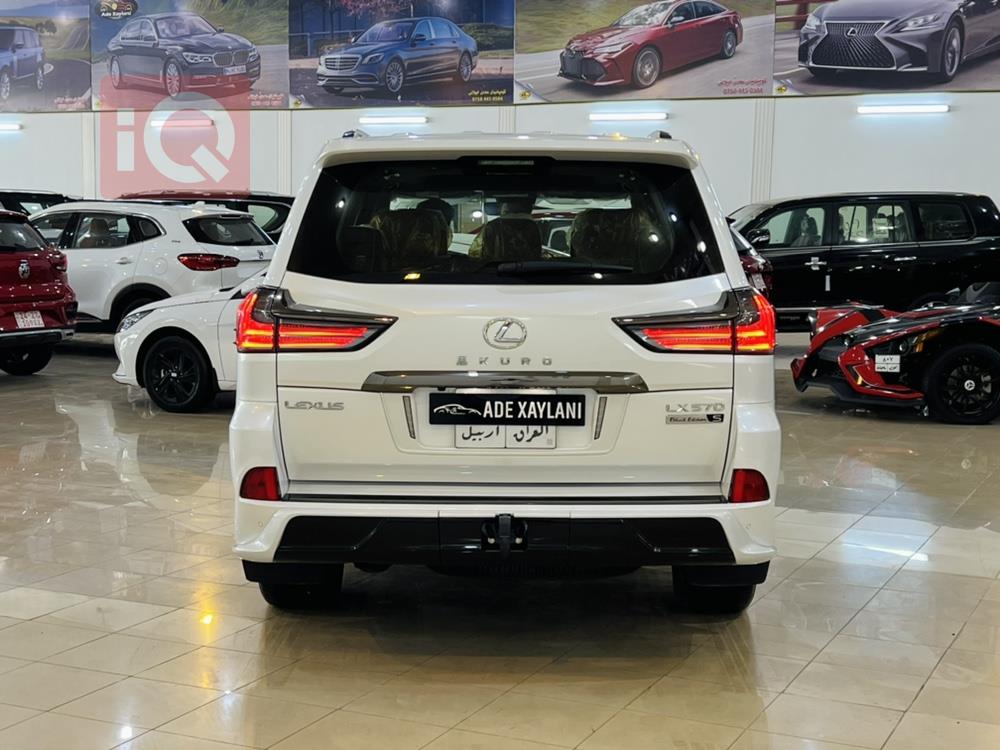 Lexus LX
